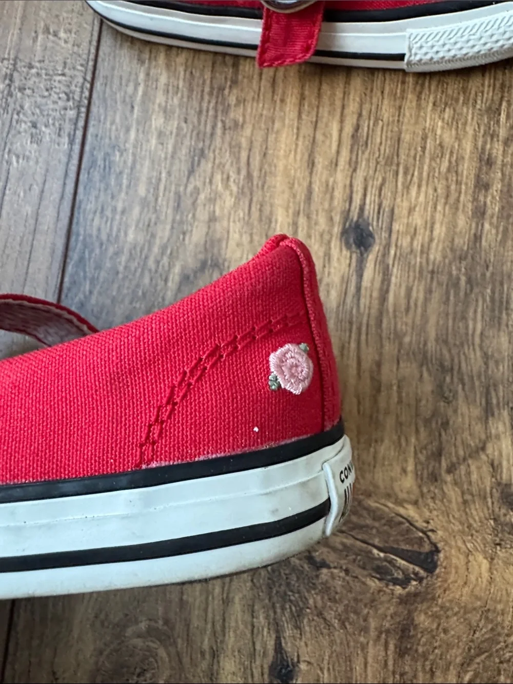 Converse toddler red sneakers, size 6